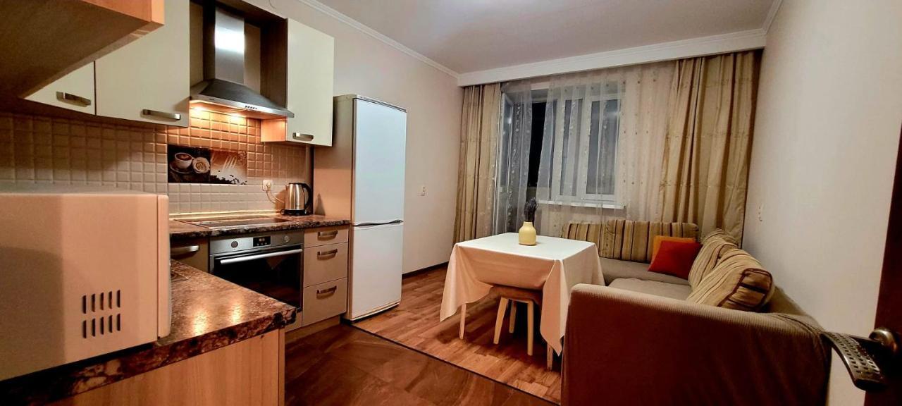 Прекрасная Квартира В Центре Столицы! Akmola Esterno foto