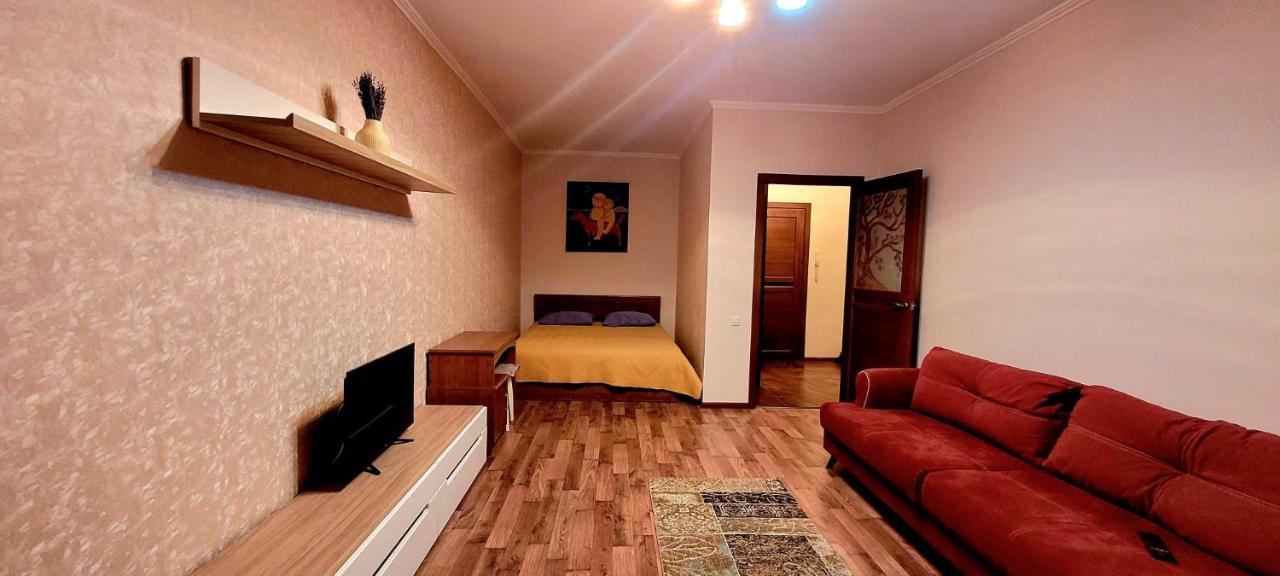 Прекрасная Квартира В Центре Столицы! Akmola Esterno foto