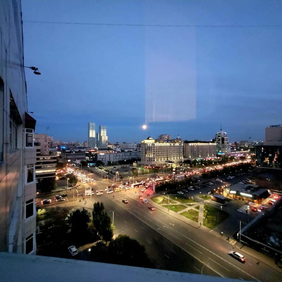 Прекрасная Квартира В Центре Столицы! Akmola Esterno foto